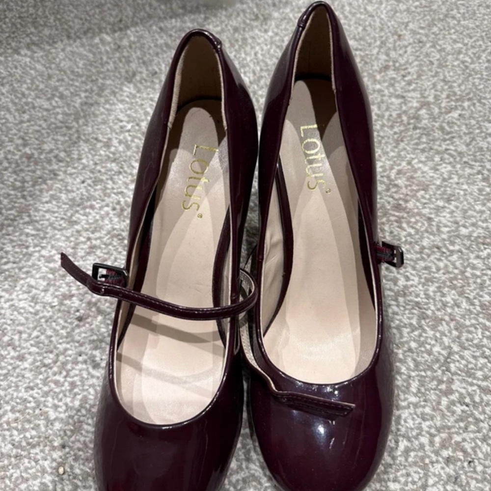 Women's Burgundy Heels